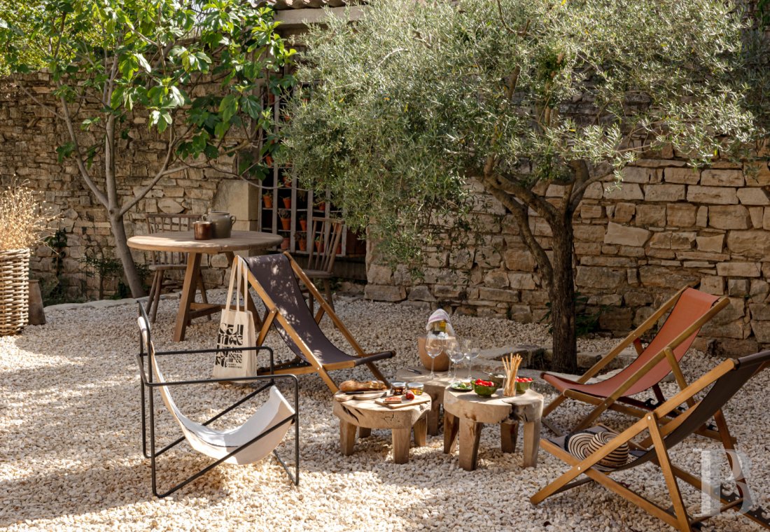 Dans le Gard, en bordure de l’Ardèche, un ancien mas restauré au milieu des oliviers, des vignes et des lavandes - photo  n°40